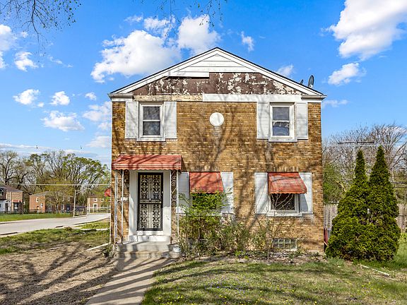 2nd image of 2556 E 97th Pl