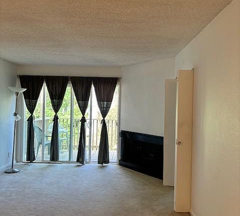 5th image of 361 Half Moon Ln APT 306