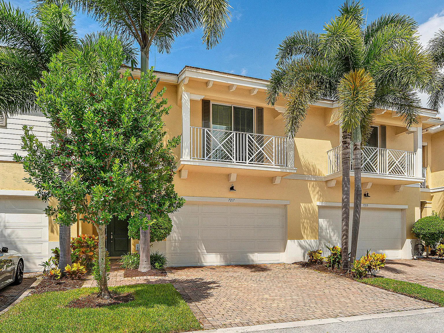 3 bed, 2.5 bath, 2138 sqft, $4,395 — Photo 1