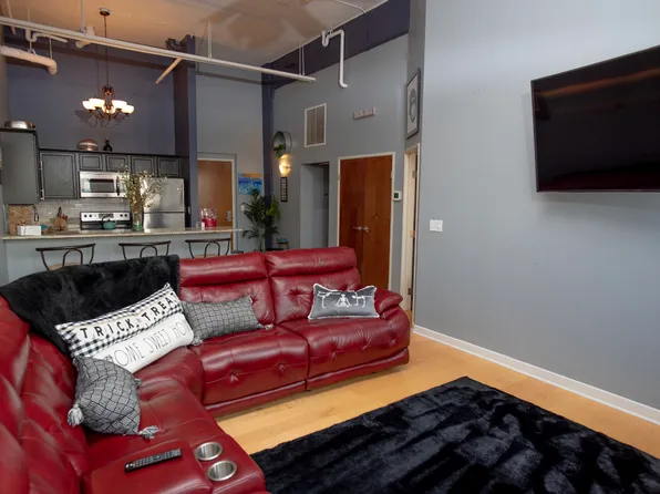 1133 W 9th St, Cleveland, OH