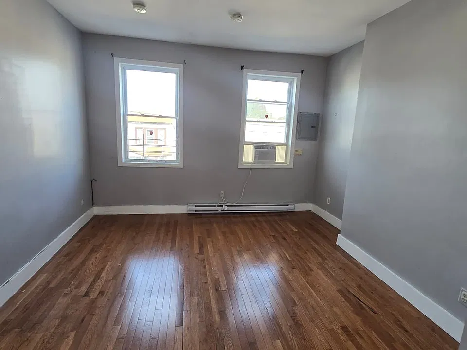 65.5 Atlantic St #3