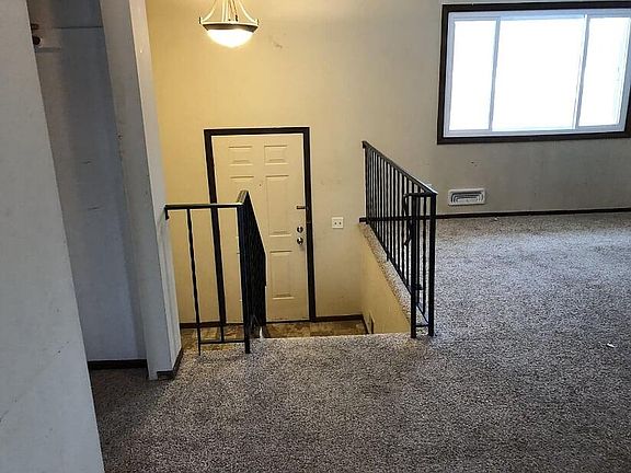 3rd image of 14745 Chili Ave W