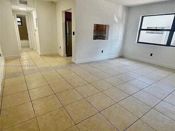 5th image of 1530 NE 136th St #7