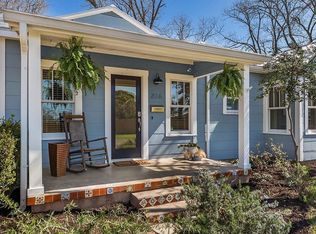 206 W Burbank St, Fredericksburg, TX 78624
