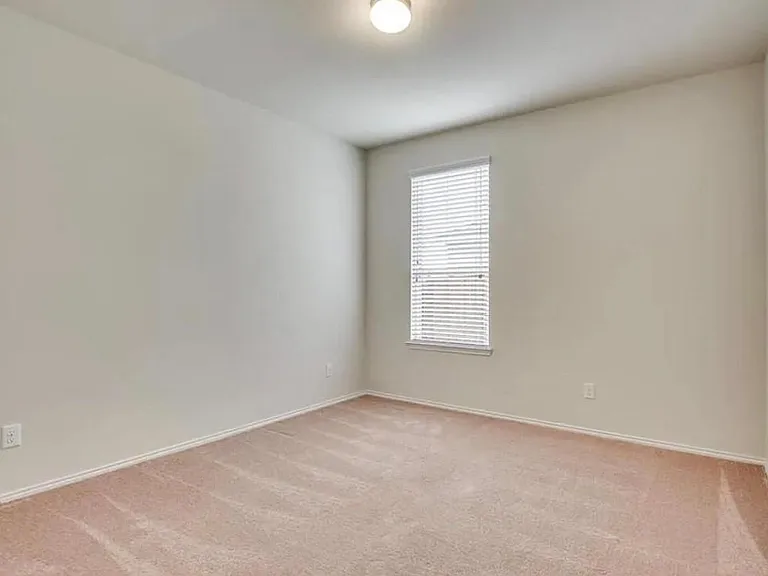 1612 Megan Creek Dr — Photo 14
