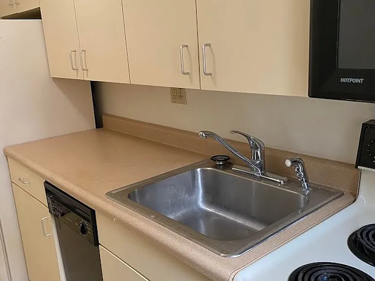 926 Ivy Street — Photo 2