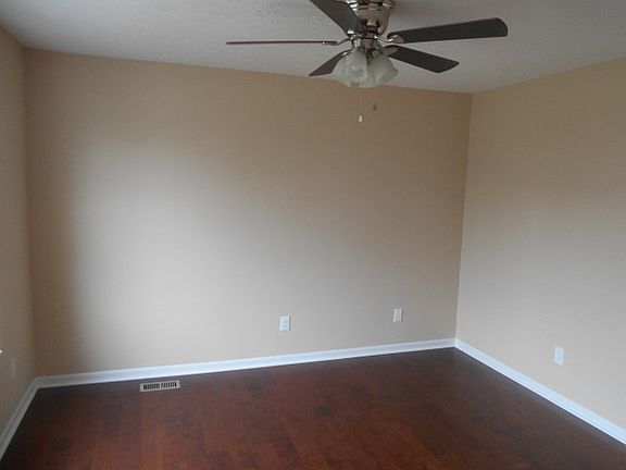 5th image of 2953 Holly Hill Dr
