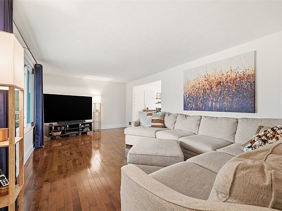 4th image of 115 Kinsdale Dr