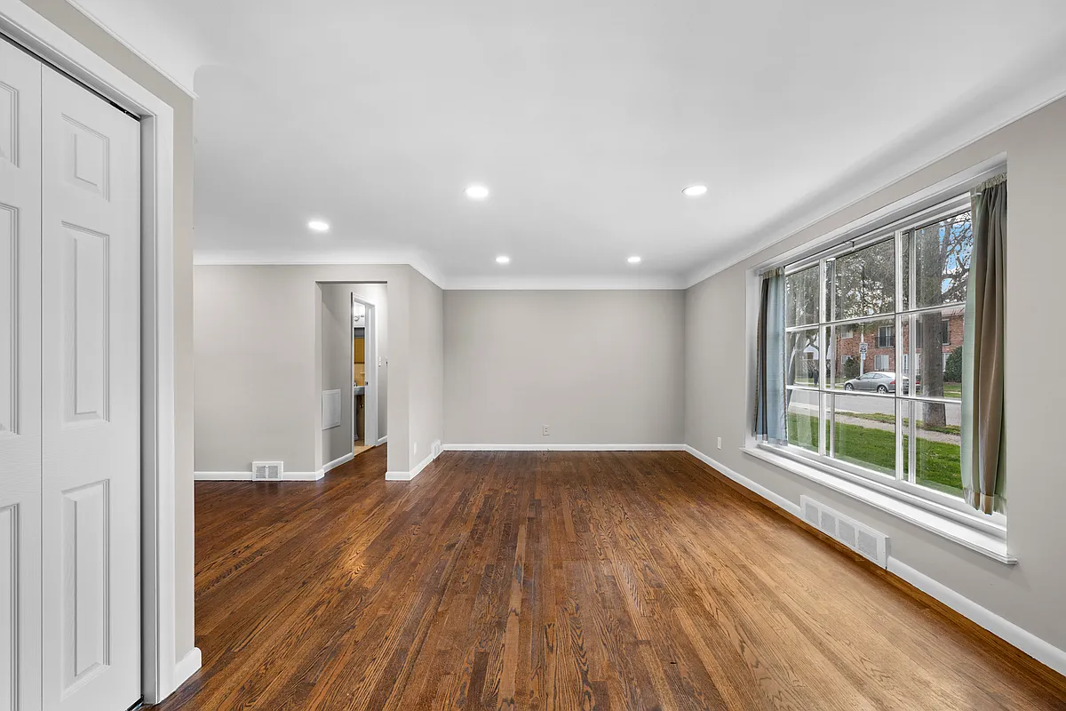Building Photo - 17125 Saint Paul St #1