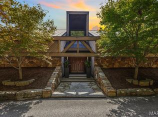 1602 Wolf Trail Rd, Ballwin, MO 63021