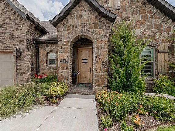 2nd image of 4605 W Waters Edge Dr