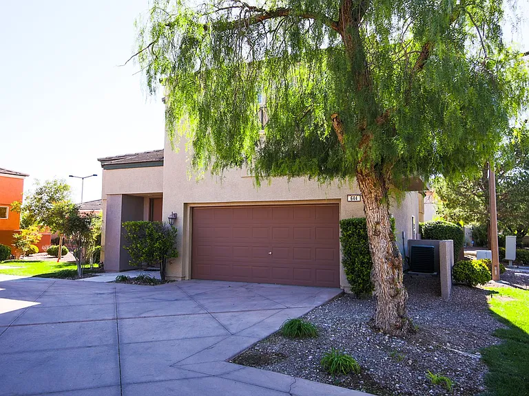 644 Chase Tree St — Photo 2