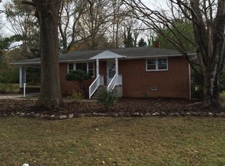 329 Barclay Rd, Chapel Hill, NC 27516