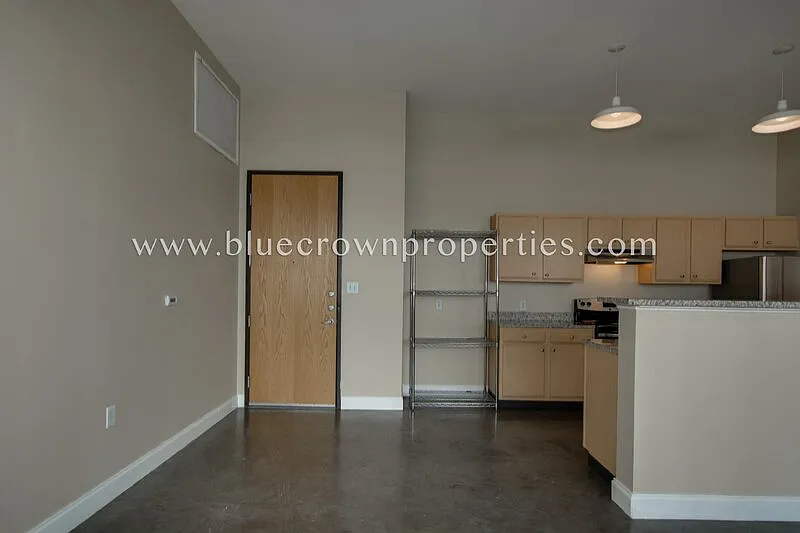 1 bed, 1.0 bath, 894 sqft, $1,700 — Photo 4