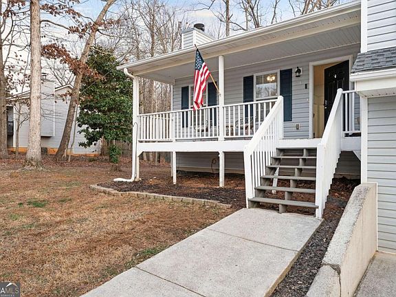 3rd image of 131 Benjamin Dr