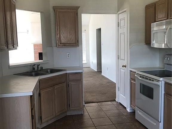 4th image of 1505 Windsor Dr