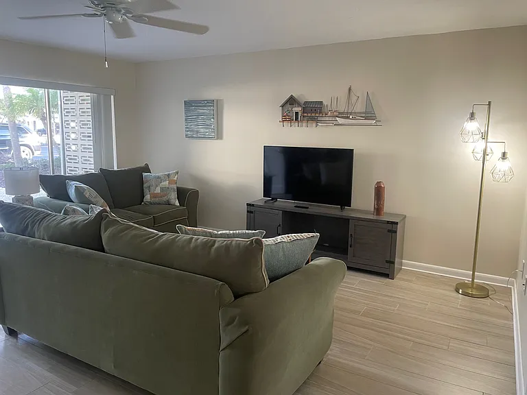 370 Base Ave E #107 — Photo 7