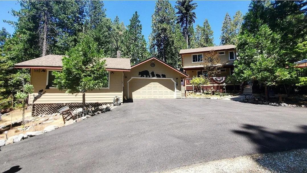 1655 Columbia Way photo 1
