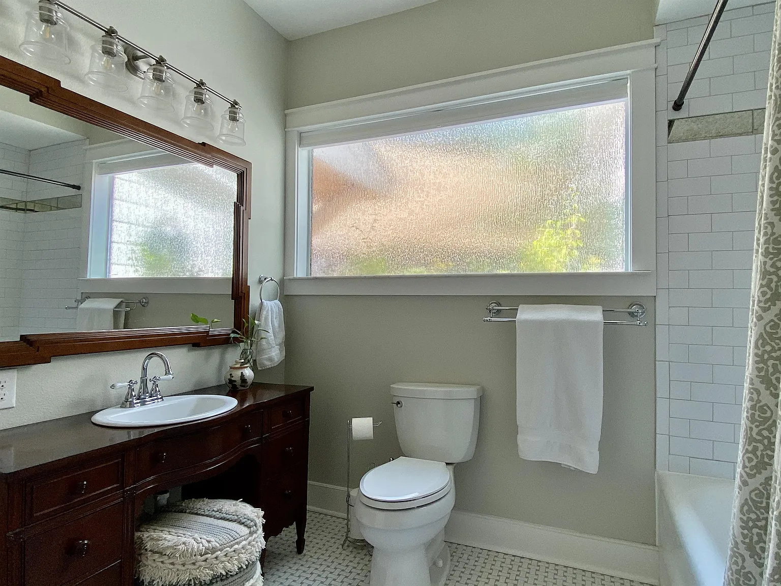Ridgewood Court - 1 — Photo 3