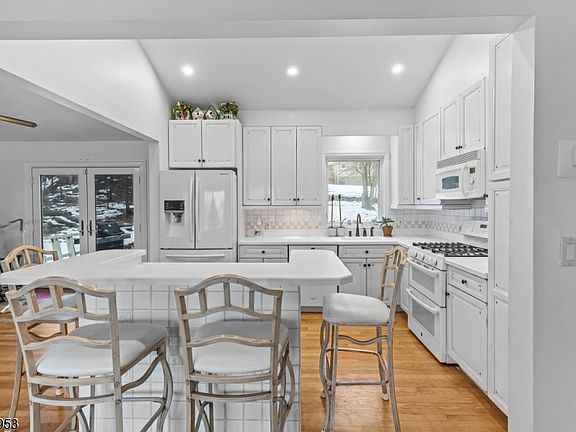 3rd image of 31 Ridge Ct