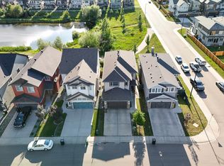 9864 222nd St NW, Edmonton, AB T5T7J1