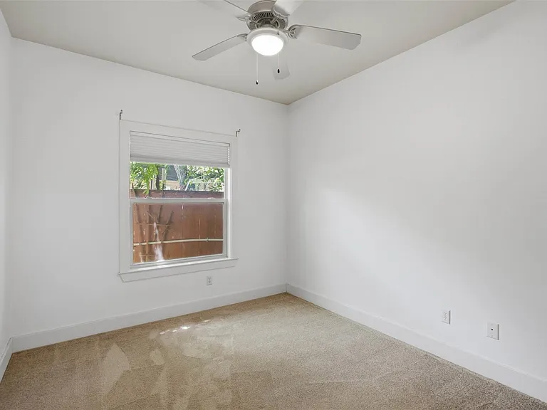 1315 W Anderson Ln #A — Photo 28