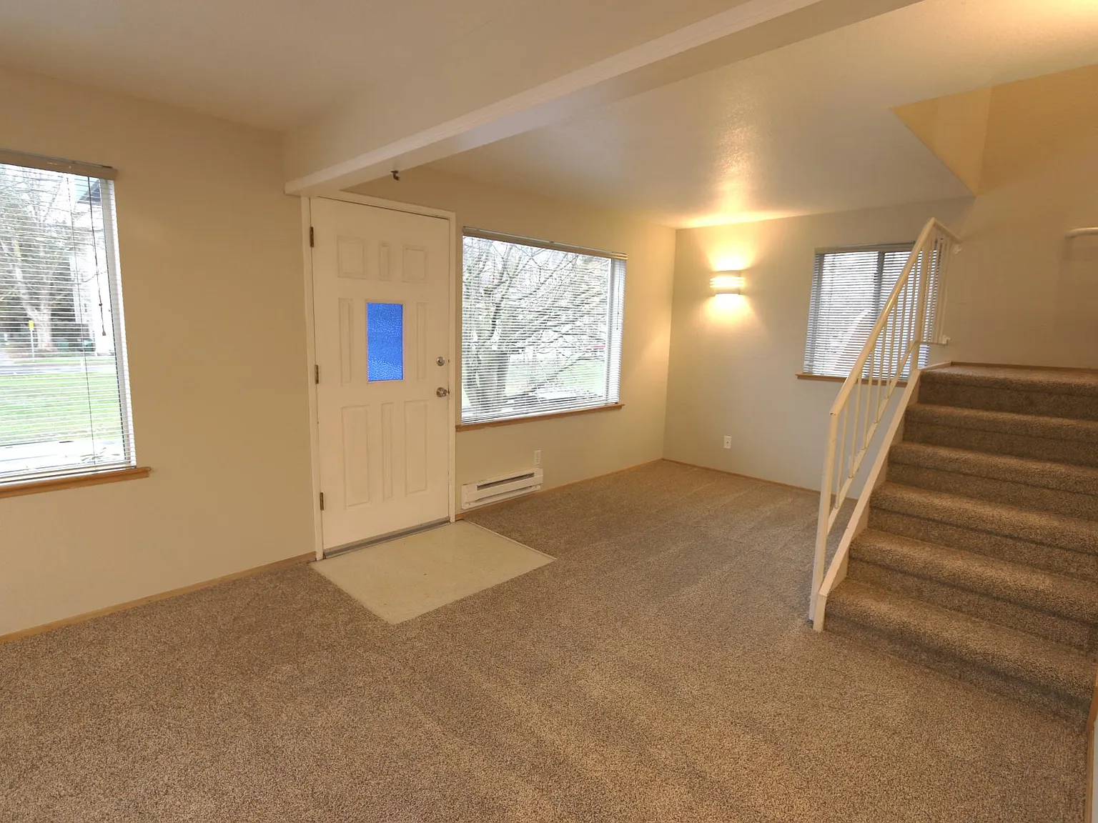 547 NE Ravenna Blvd — Photo 3