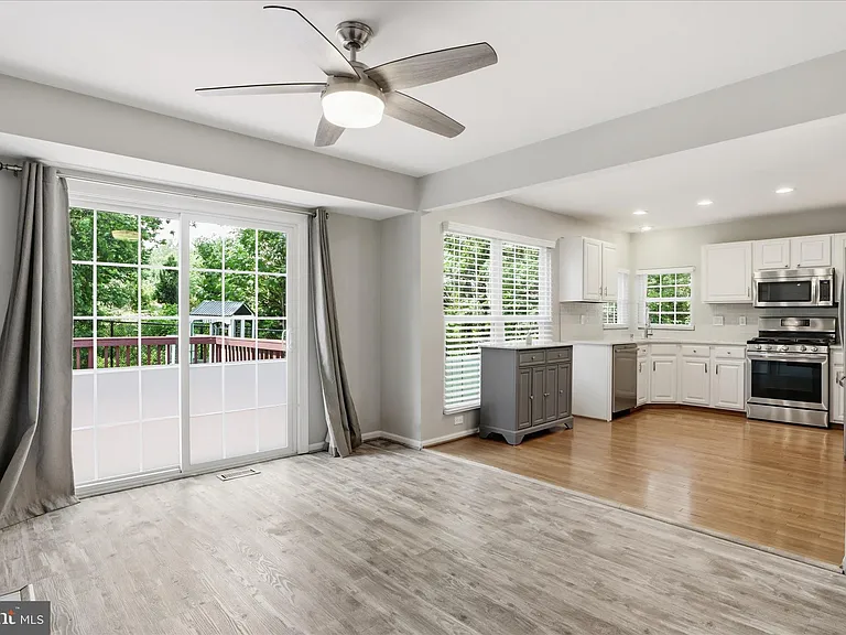 423 Foxridge Dr SW — Photo 20