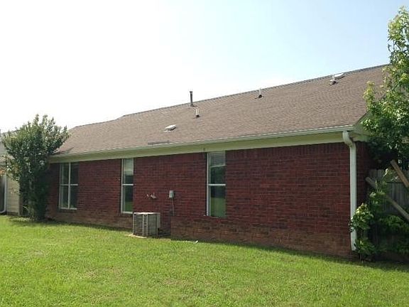 3rd image of 4207 Highgate Dr