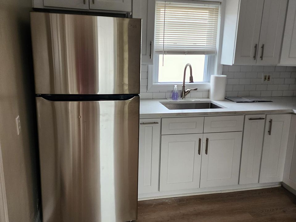 1st image of 253 Waverly Ave #29