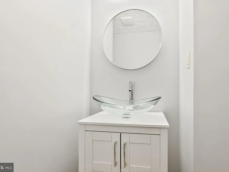 7802 Shallowbrook Ct — Photo 28