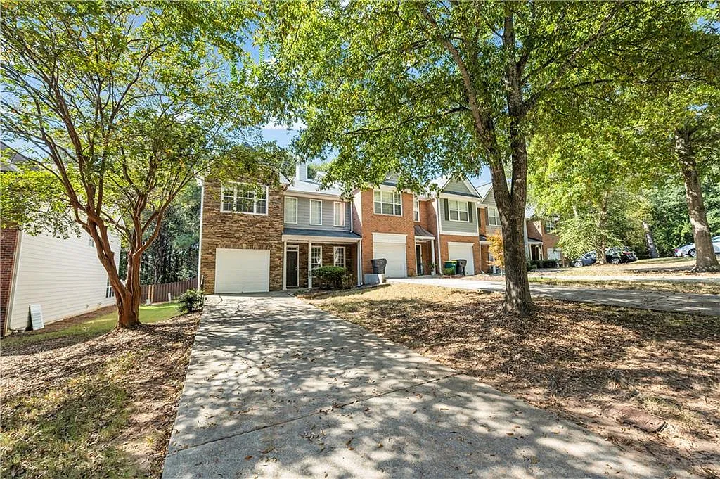 4 bed, 3.0 bath, 1707 sqft, $2,400 — Photo 3