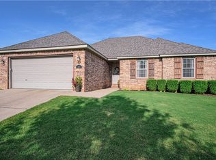 429 Dallas Ln, Springdale, AR 72762