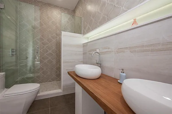 Sold by Douglas Elliman | media 31