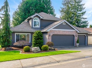 25523 Lake Wilderness Country Club Dr SE, Maple Valley, WA 98038