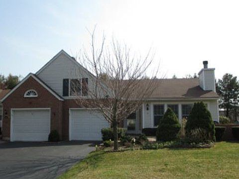 1st image of 12 Chippendale Dr
