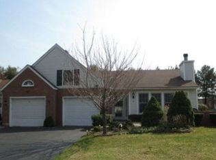 12 Chippendale Dr, Mount Sinai, NY 11766