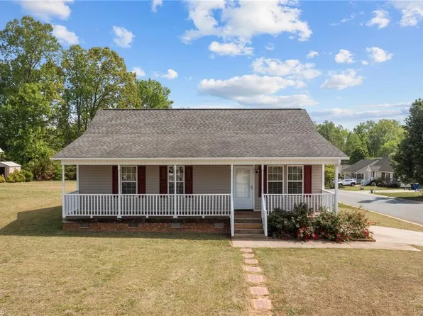 701 Bob Baxter Dr, Elon, NC 27244