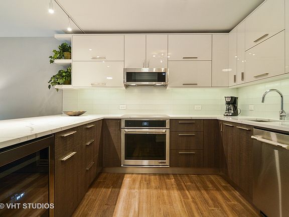 4th image of 1516 N State Pkwy APT 18D