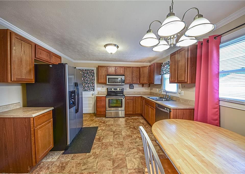 632 E 15th St, Seymour, IN 47274 Zillow