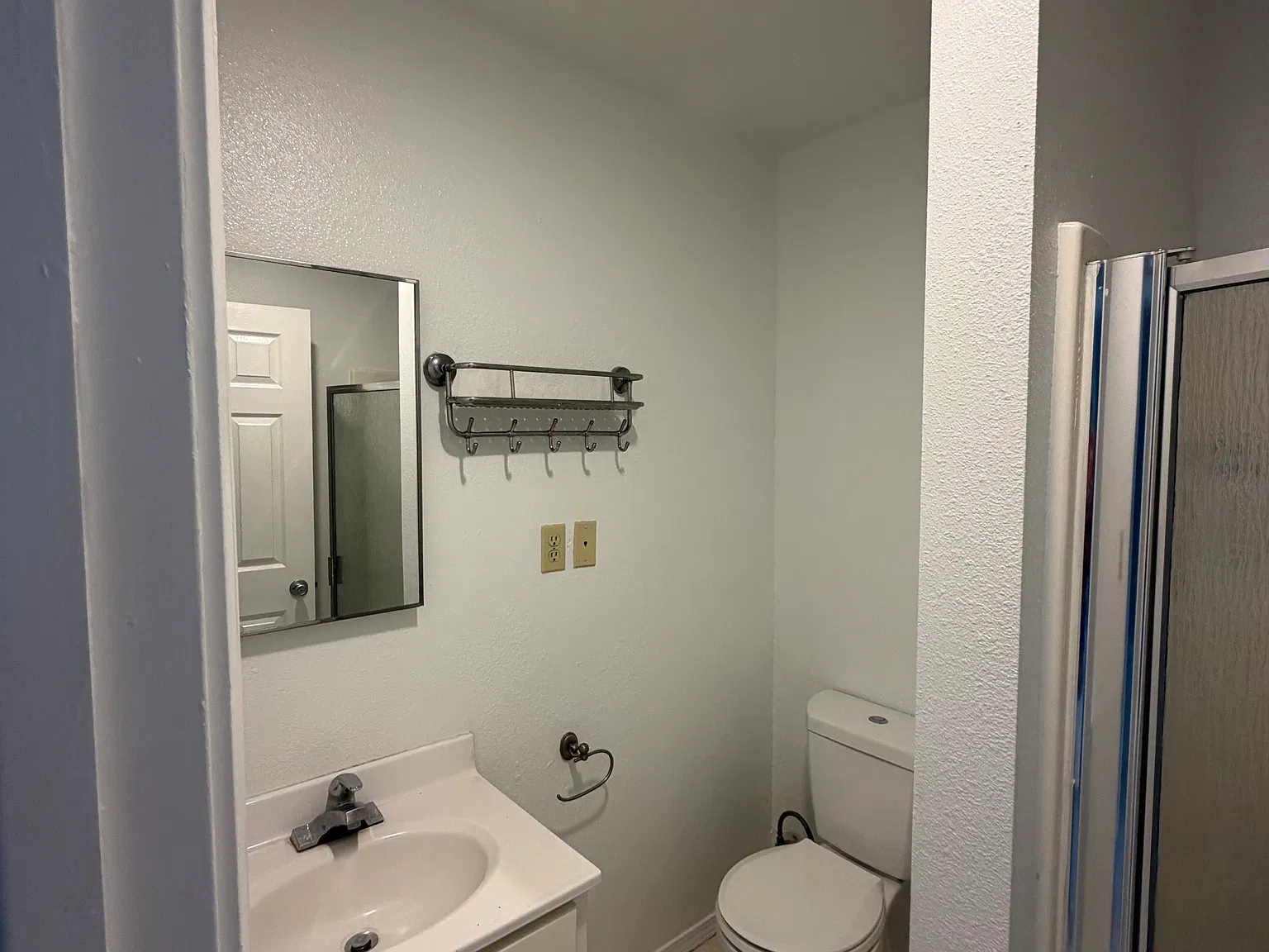 274 W Duarte Rd — Photo 2