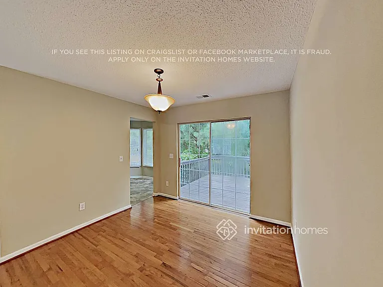 5750 Newnan Cir — Photo 8