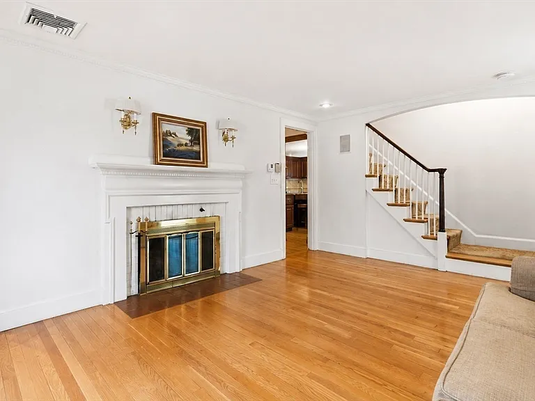 57 Douglas Rd — Photo 10