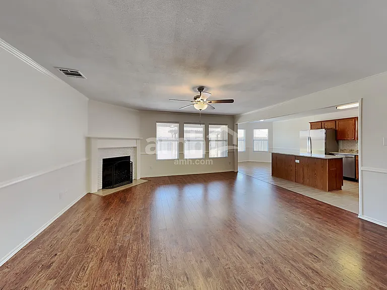 9921 Thomas Jefferson Dr — Photo 8