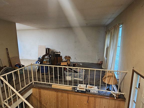 4th image of 23913 Nora St