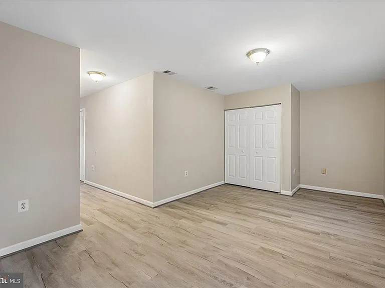 104 Frazer Dr — Photo 40
