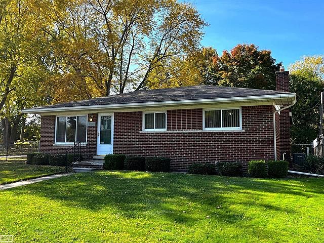 1st image of 35315 Blairmoor Dr