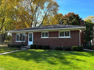 35315 Blairmoor Dr, Clinton Township, MI 48035