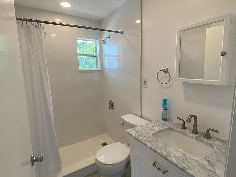 2429 Burlington Ln #B — Photo 1