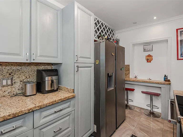 13485 NE 9th Ave — Photo 4